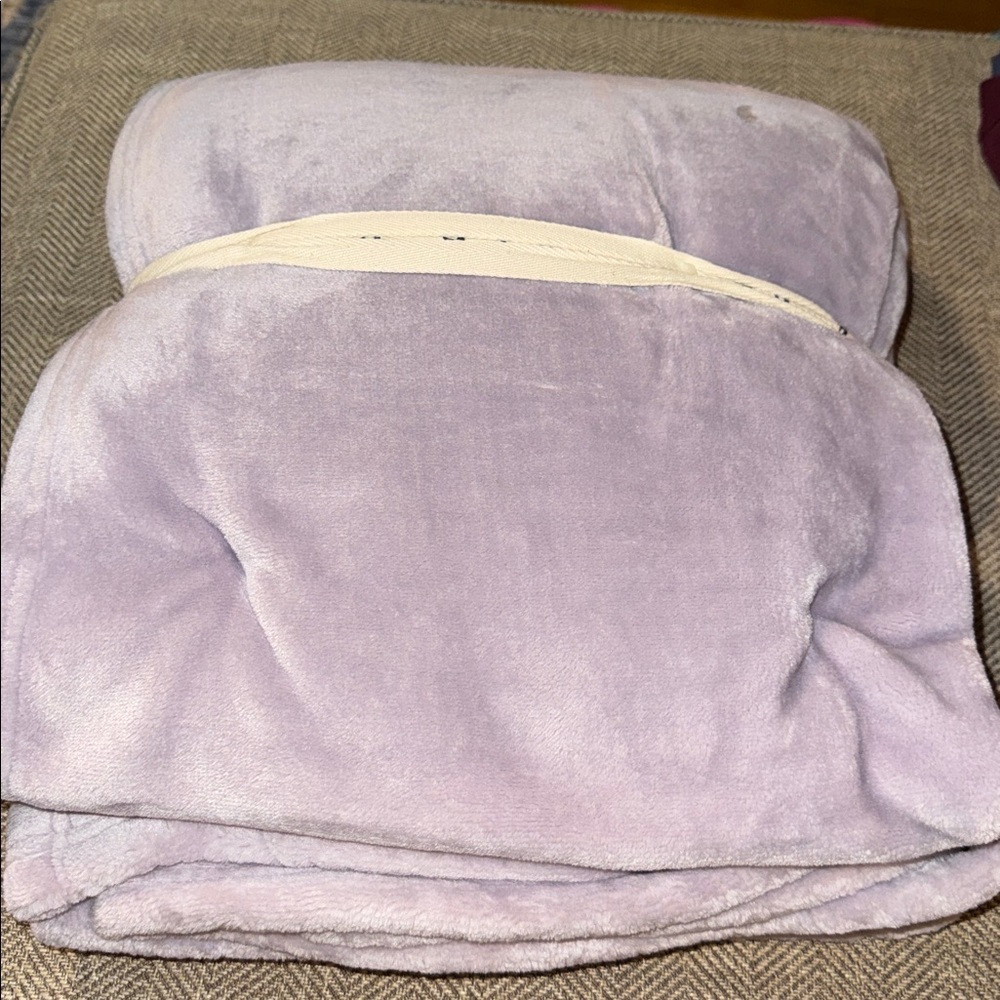 NWT Rae Dunn Gray Bunny Love Patch Throw/Blanket Spring/Easter/Rabbits/Bunnies - Picture 6 of 9
